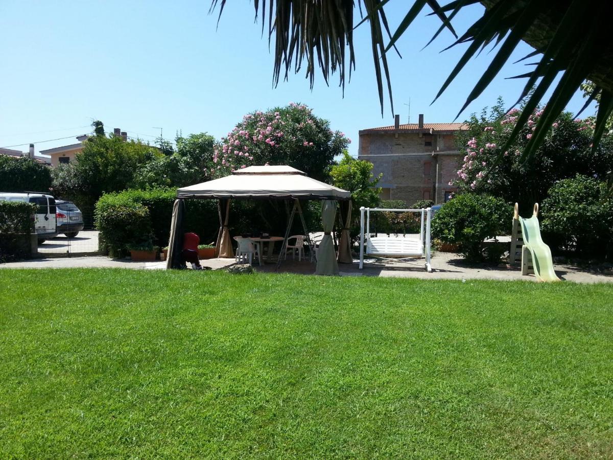 Ferienwohnung Garden Basement - Seminterrato Max 4 Ospiti - Fiumicino Vicino Aeroporto E Fiera Exterior foto