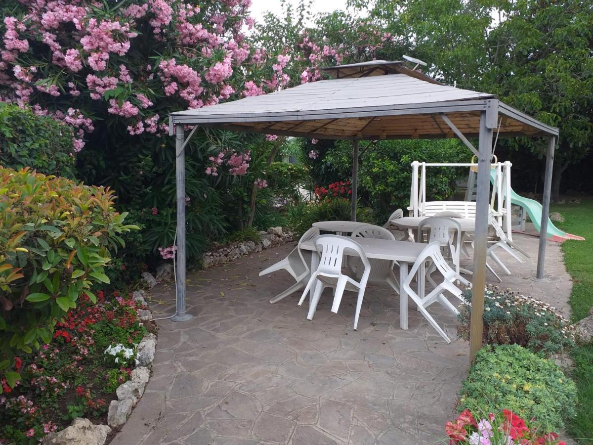 Ferienwohnung Garden Basement - Seminterrato Max 4 Ospiti - Fiumicino Vicino Aeroporto E Fiera Exterior foto