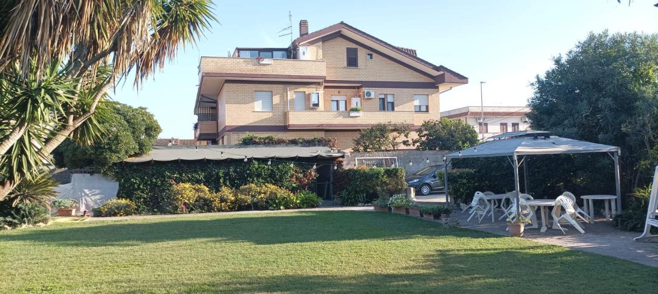 Ferienwohnung Garden Basement - Seminterrato Max 4 Ospiti - Fiumicino Vicino Aeroporto E Fiera Exterior foto