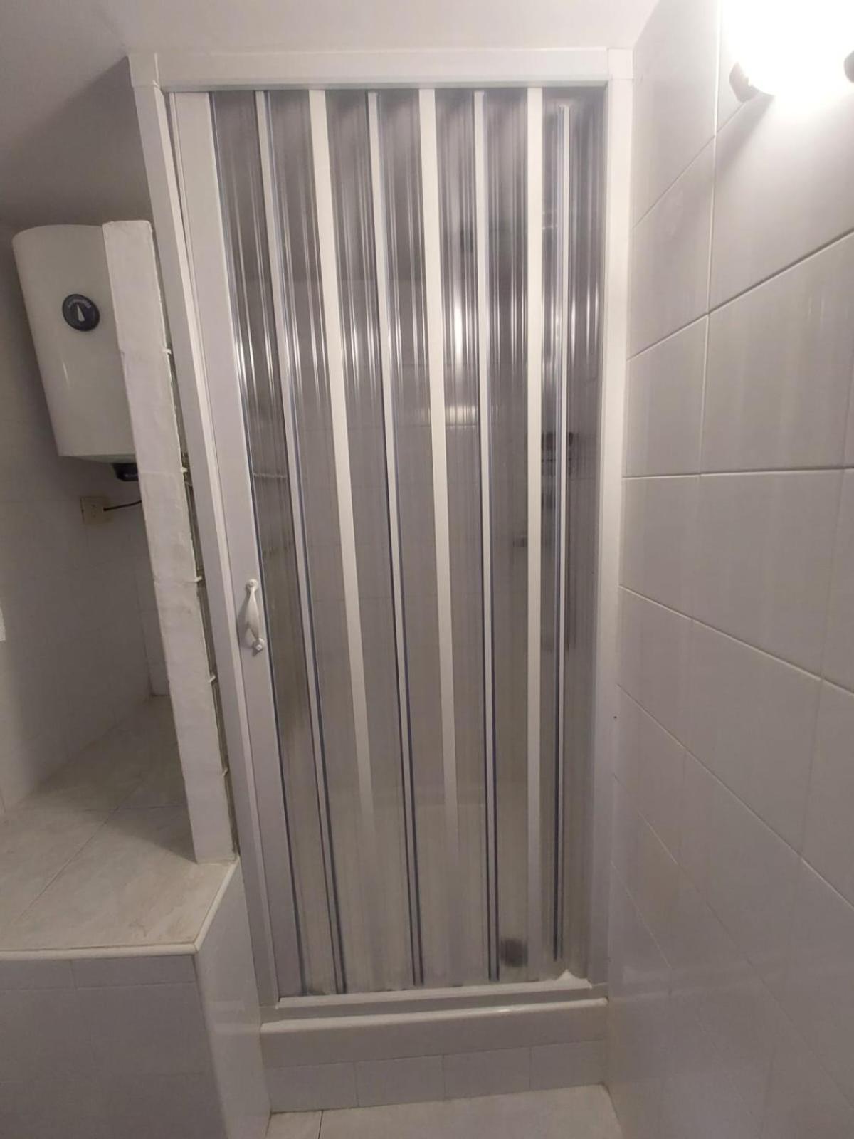 Ferienwohnung Garden Basement - Seminterrato Max 4 Ospiti - Fiumicino Vicino Aeroporto E Fiera Exterior foto
